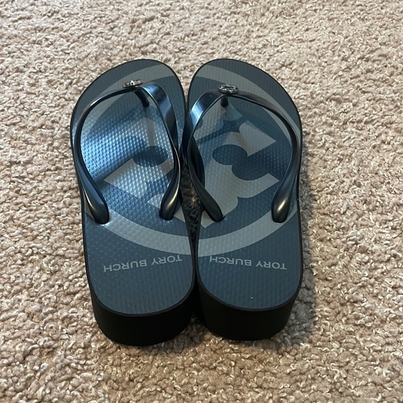 Tory Burch Thandie Wedge Sandal Black - Picture 3 of 4